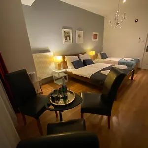 Elegancia , Budapest Magyarország